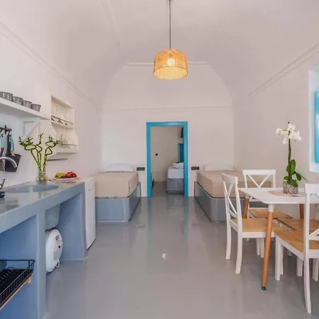 Cycladic Traditional House With View Apartment Emporio (Santorini)