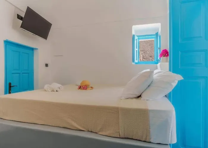 Cycladic Traditional House With View Emporio (Santorini)