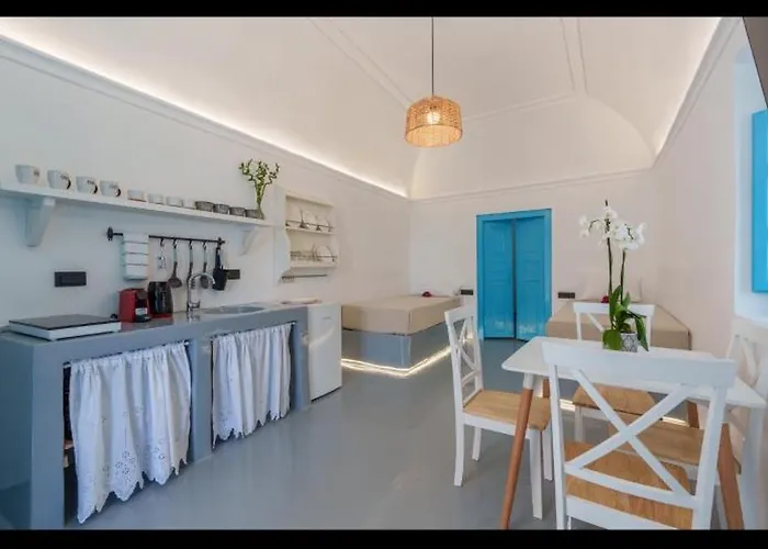 Cycladic Traditional House With View Emporio (Santorini)